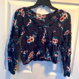 Aeropostale women’s cropped long sleeve